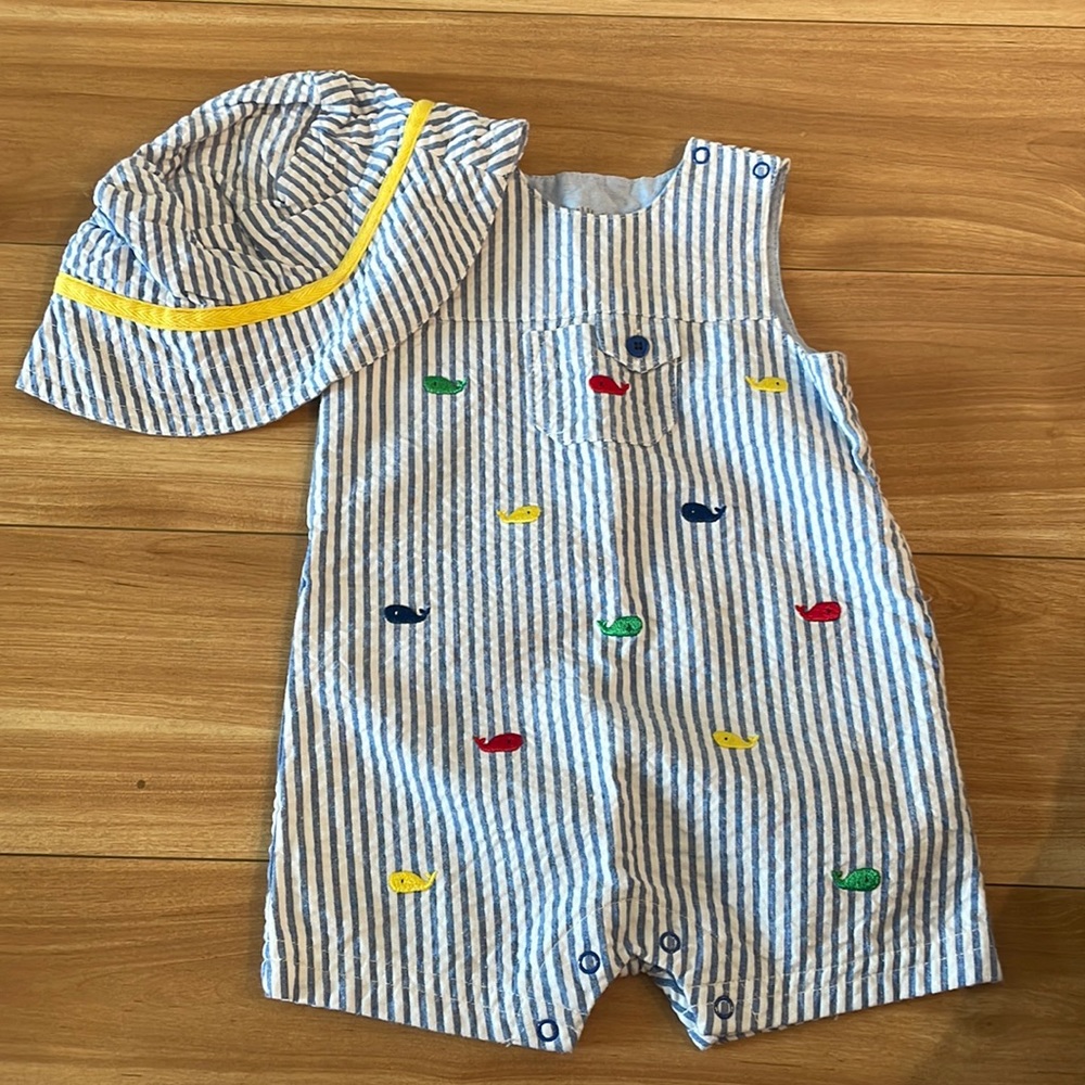 Embroidered Whale outfit with hat
